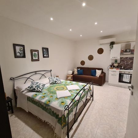 Stella Apartment Genoa Bagian luar foto