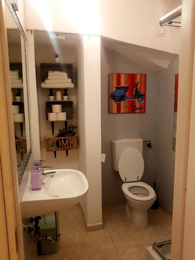 Stella Apartment Genoa Bagian luar foto